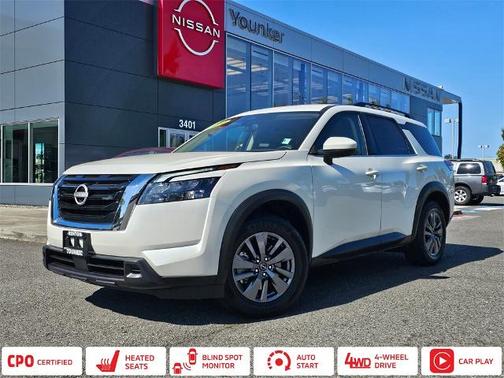 2024 Nissan Pathfinder SV