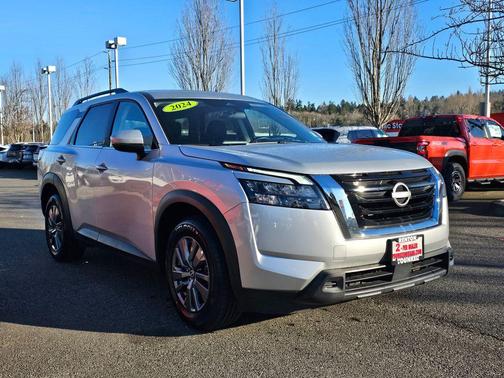 Brilliant Silver Metallic 2024 Nissan Pathfinder SV 4WD