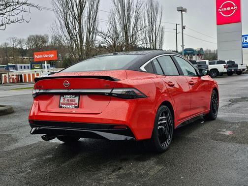 Energetic Ember/Super Black 2026 Nissan Sentra SR