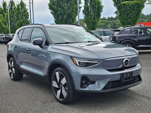 Silver Dawn Metallic 2023 Volvo XC40 Recharge Pure Electric Twin Ultimate