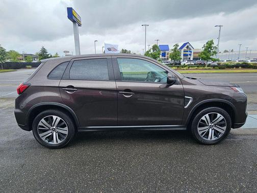 Oak Brown Metallic 2024 Mitsubishi Outlander Sport SE