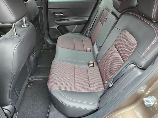 Canyon Bronze Metallic 2026 Nissan Kicks SR