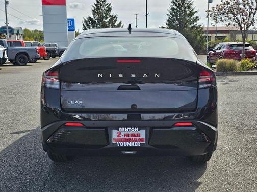 Black Diamond Pearl 2026 Nissan Leaf SV+