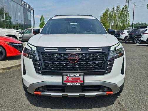 Everest White Pearl Tricoat 2026 Nissan Pathfinder Rock Creek
