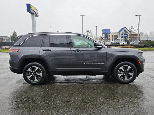 Baltic Gray Metallic Clearcoat 2024 Jeep Grand Cherokee 4xe Base