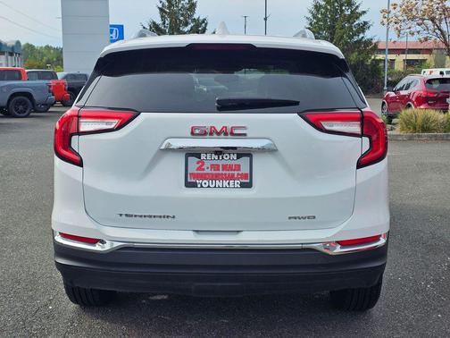 Summit White 2024 GMC Terrain SLT
