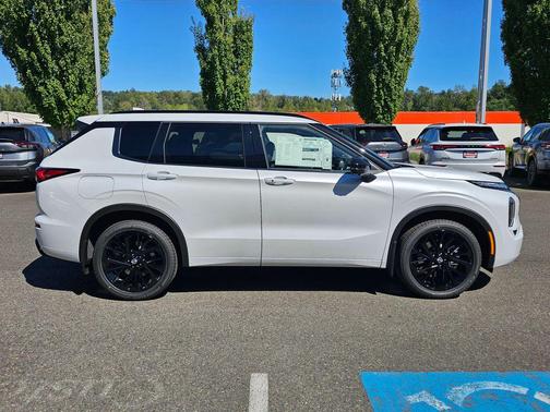 Alpine Frost 2026 Nissan Rogue Platinum