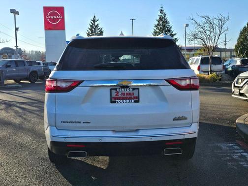 Iridescent Pearl Tricoat 2019 Chevrolet Traverse High Country