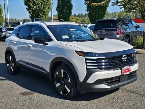 Aspen White Tricoat 2026 Nissan Kicks SR