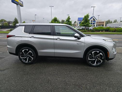 Alloy Silver Metallic 2023 Mitsubishi Outlander SE S-AWC