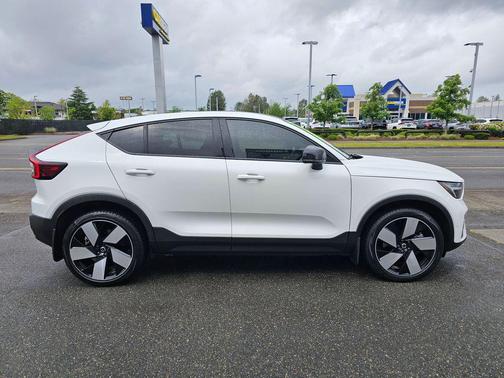 Crystal White Metallic 2023 Volvo C40 Recharge Pure Electric Twin Ultimate