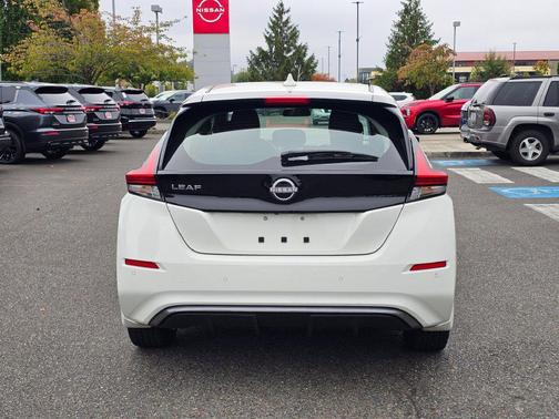 Glacier White 2025 Nissan Leaf S