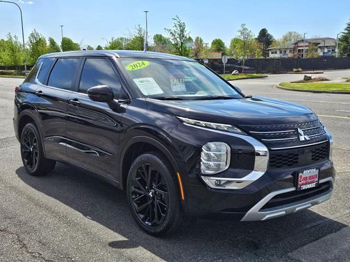 Black 2024 Mitsubishi Outlander SE 2.5 S-AWC
