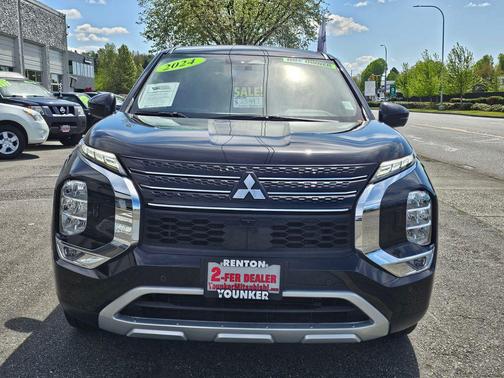 Black 2024 Mitsubishi Outlander SE 2.5 S-AWC