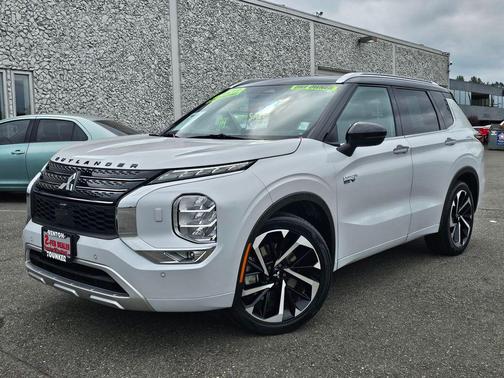 White Diamond/Black Roof 2023 Mitsubishi Outlander PHEV SEL