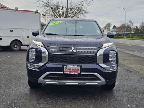 Cosmic Blue Metallic 2024 Mitsubishi Outlander SE 2.5 S-AWC