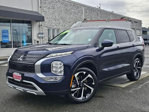 Cosmic Blue Metallic 2024 Mitsubishi Outlander SE 2.5 S-AWC