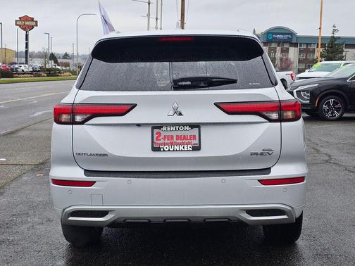 2024 Mitsubishi Outlander PHEV SEL