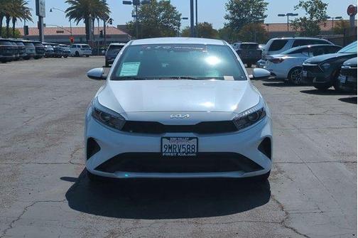 Snow White Pearl 2023 Kia Forte LXS