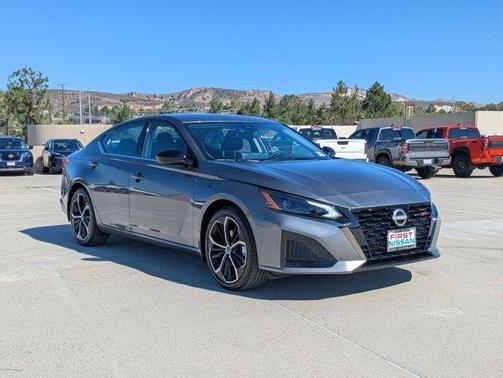 Gun Metallic 2025 Nissan Altima SR