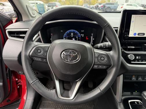 2024 Toyota Corolla Cross XLE