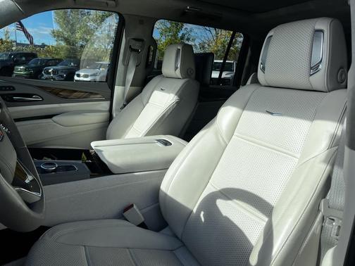 2023 Cadillac Escalade ESV Premium Luxury Platinum