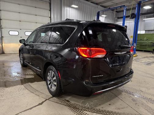 2020 Chrysler Pacifica Hybrid Limited