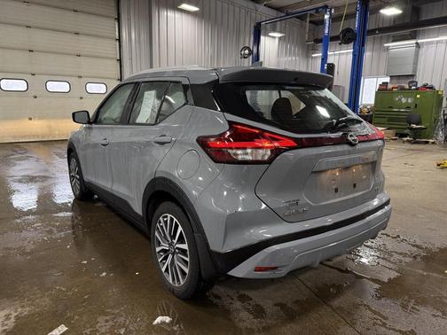 2022 Nissan Kicks SV