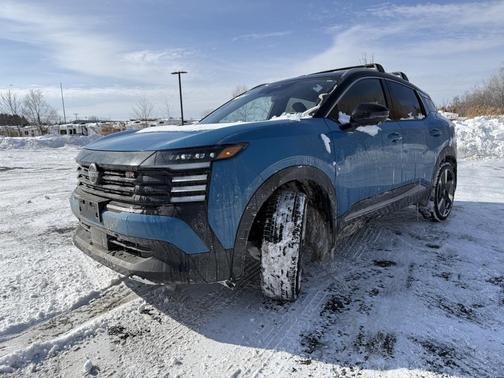 2025 Nissan Kicks SR