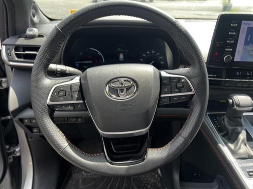 2022 Toyota Sienna XSE 7 Passenger