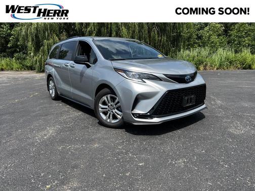 2022 Toyota Sienna XSE 7 Passenger