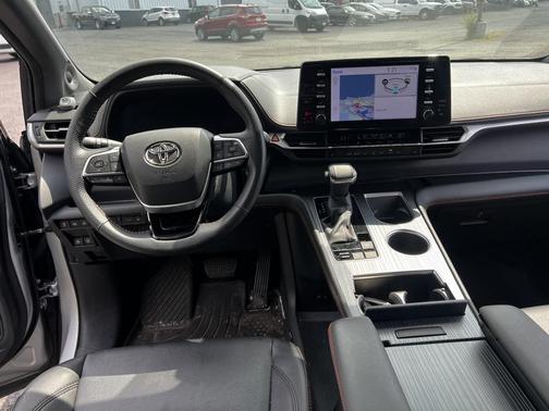 2022 Toyota Sienna XSE 7 Passenger