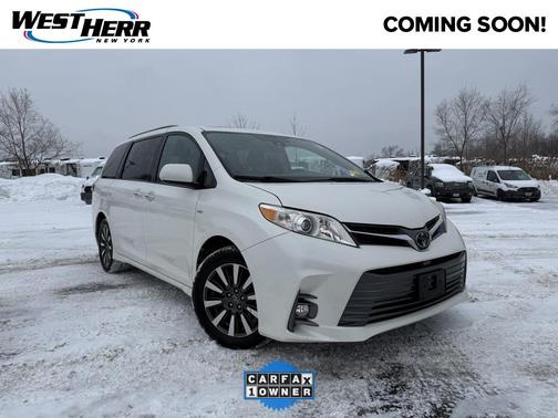 2018 Toyota Sienna XLE