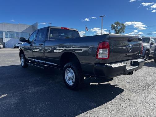 2022 RAM 2500 Tradesman Crew Cab 4x4 8' Box