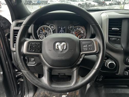 2022 RAM 2500 Tradesman Crew Cab 4x4 8' Box
