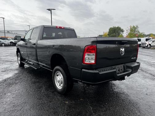 2022 RAM 2500 Tradesman Crew Cab 4x4 8' Box