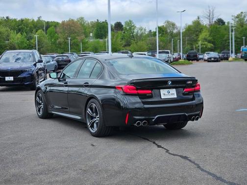 2022 BMW M5 Base