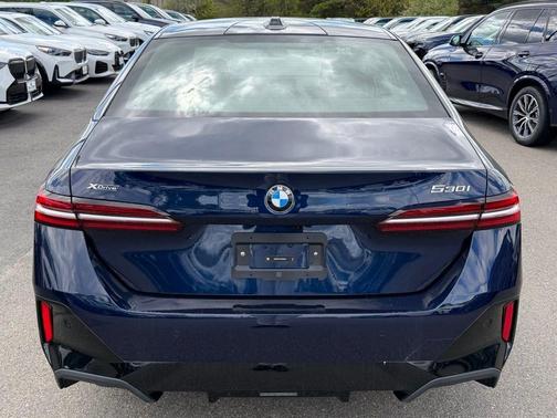 Tanzanite Blue II Metallic 2026 BMW 530 i xDrive