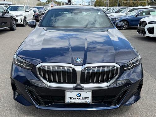 Tanzanite Blue II Metallic 2026 BMW 530 i xDrive