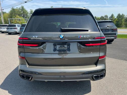 2026 BMW X7 M60i