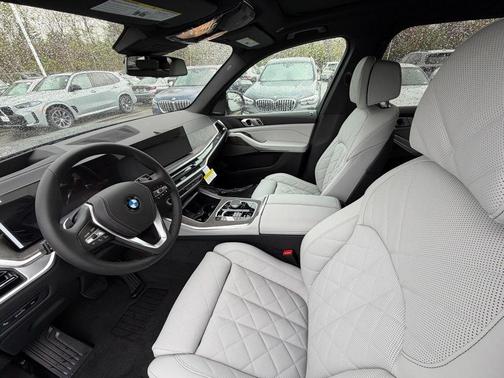 Tanzanite Blue II Metallic 2026 BMW X5 xDrive40i