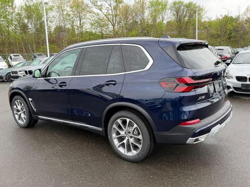 Tanzanite Blue II Metallic 2026 BMW X5 xDrive40i