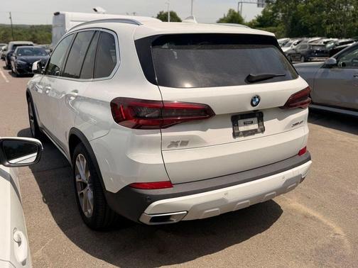 Alpine White 2023 BMW X5 xDrive40i