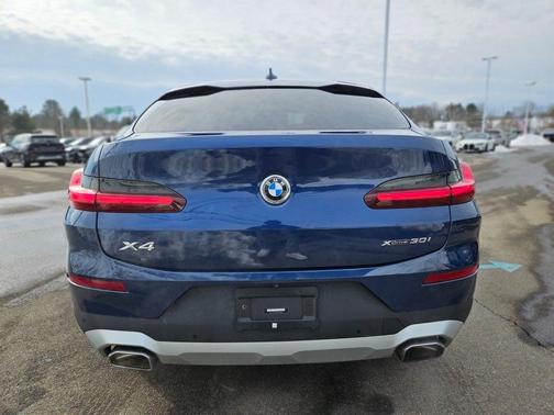2023 BMW X4 xDrive30i
