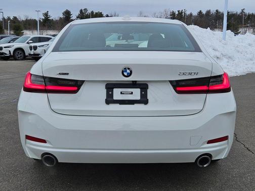 2023 BMW 330 i xDrive
