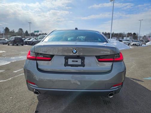 2025 BMW 330 i xDrive