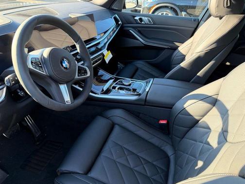 Manhattan Green Metallic 2026 BMW X5 xDrive40i