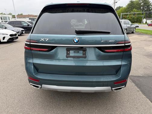 2025 BMW X7 xDrive40i