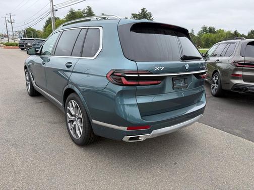 2025 BMW X7 xDrive40i