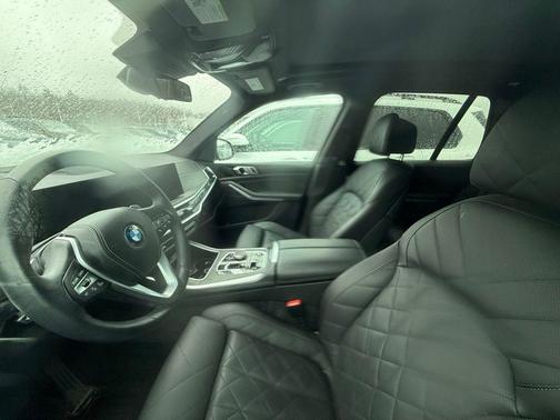 Black Sapphire Metallic 2024 BMW X5 PHEV xDrive50e